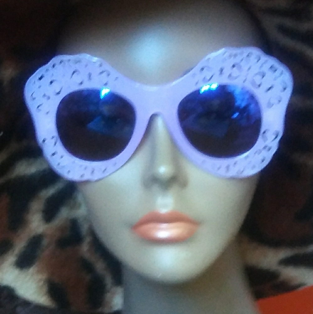 Cool Lilac Butterfly 😎 Shades!